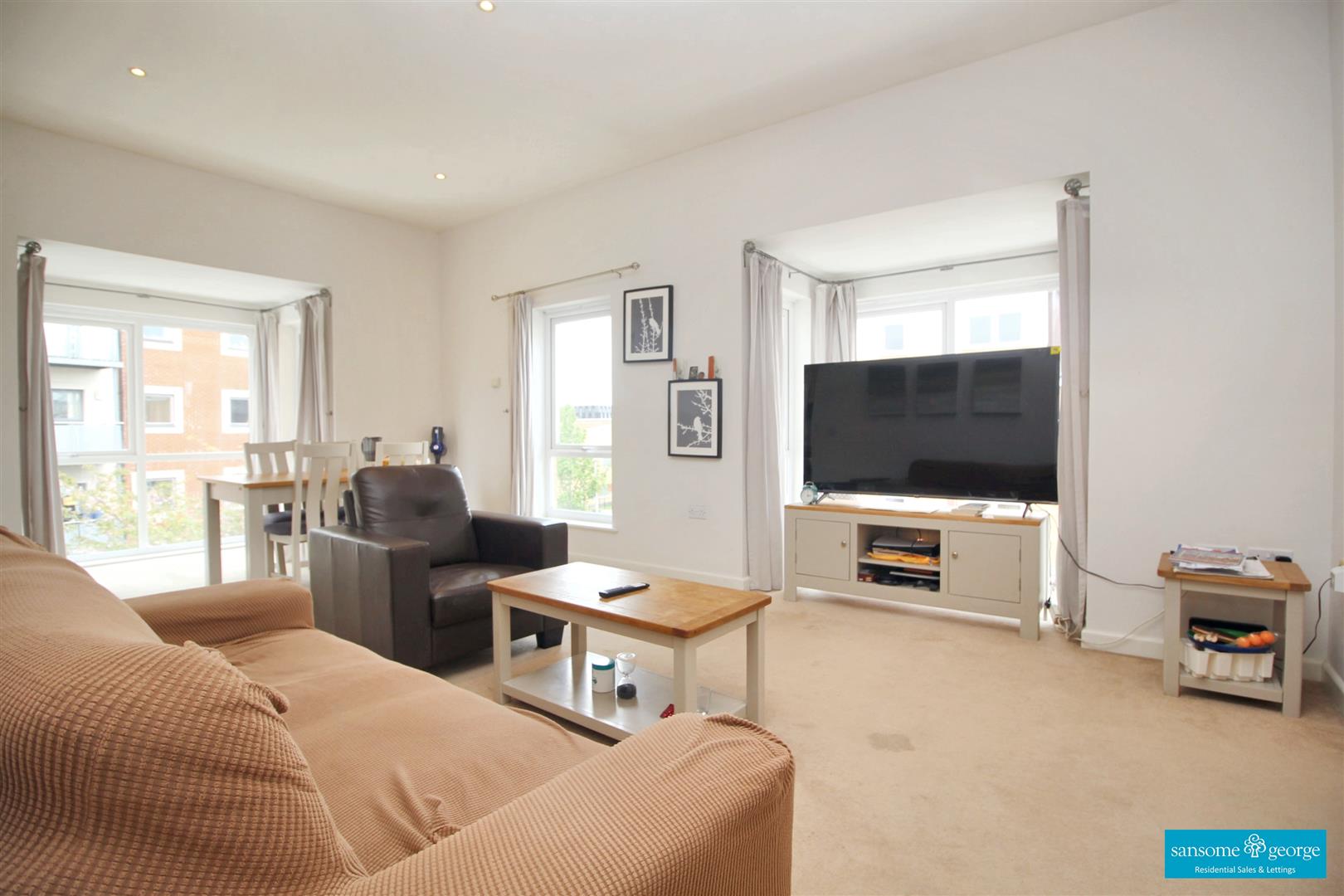 2 bed property in Havergate Way, Reading